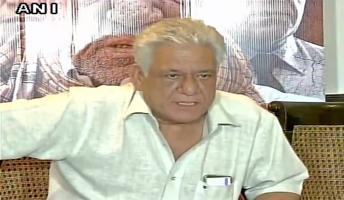 actor om puri takes a dig at modi government, says koi choice hai nhi