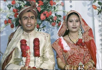 Danish Kaneria's Sudden Departure to India Raises Questions in Pakistan