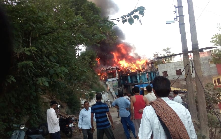 Fire in shops at Baba Balak Nath temple road hamirpur.