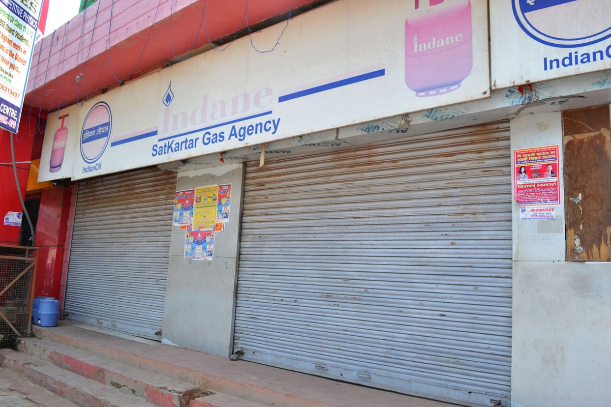 Gas agencies to indefinite hanging locks