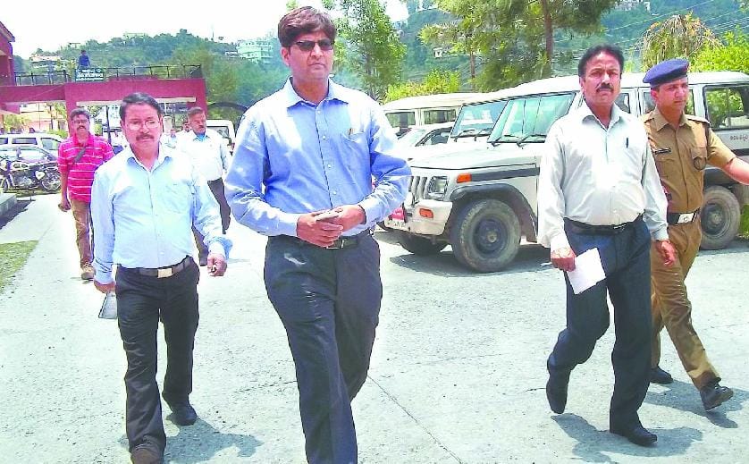 Iqbal took charge DM Dakahmd