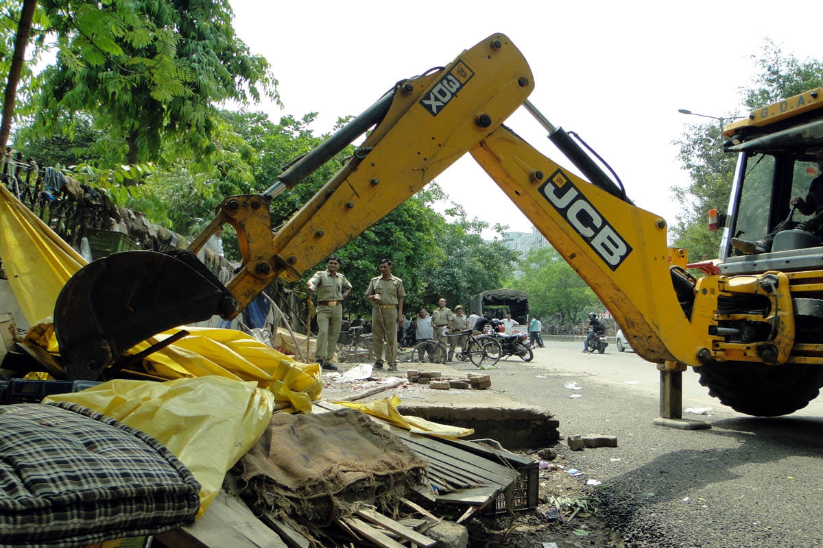 Street vendors are withdrawn from the Indirapuram track