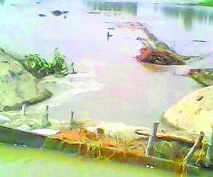 Minor cut again, full of water in the village