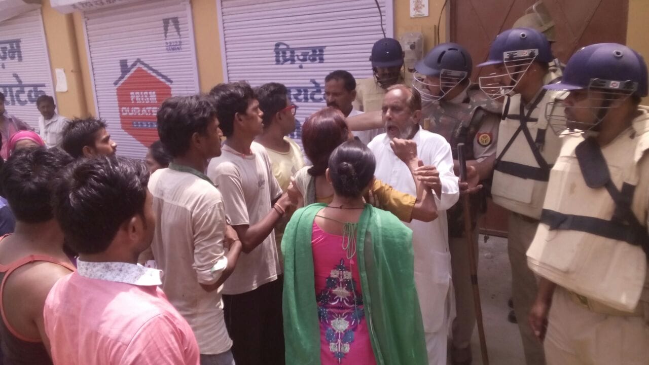 tension in thakurganj area of lucknow after truck accident