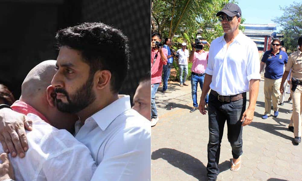 Akshay Kumar, Abhishek Bachchan, Riteish Deshmukh at producer Vikas Mohan's funeral