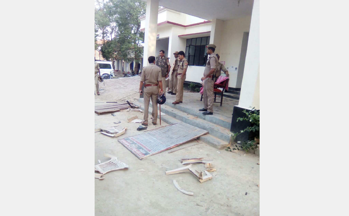 attack on the police station by public