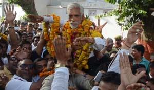 Rakesh Tiwari, president , the minister of the crown Kaushlesh