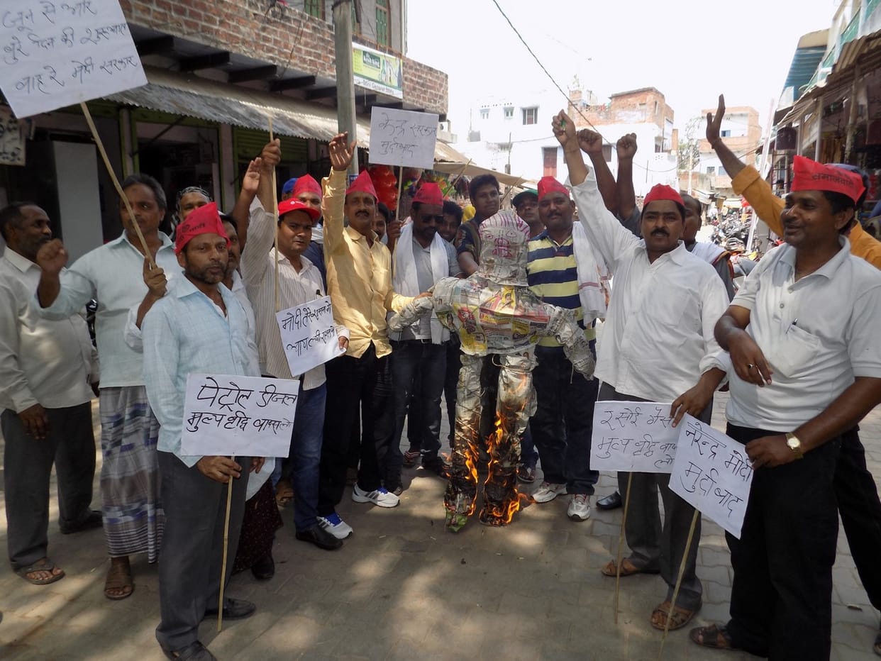 Burned effigies of Prime Minister Jan SP