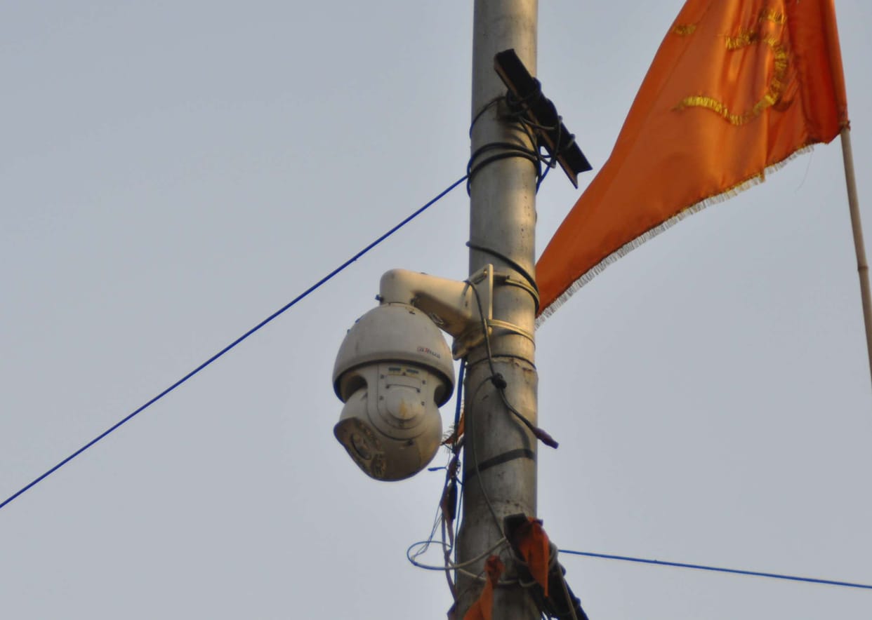  Crooks do not come into town mounted camera
