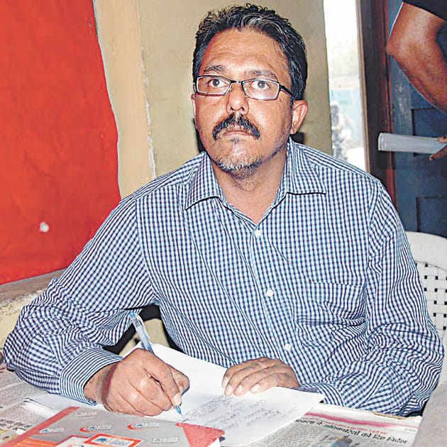 Export company manager abducted looted