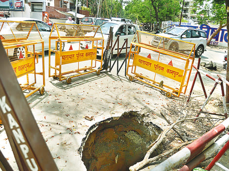 Leakage of water line the streets upset 'whitewash'