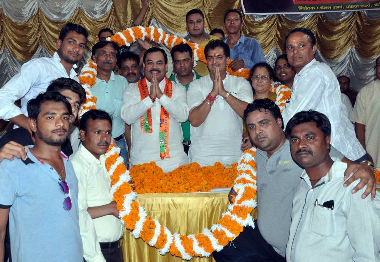 The government is running a mafia Harish Rawat: Harak Singh Rawat