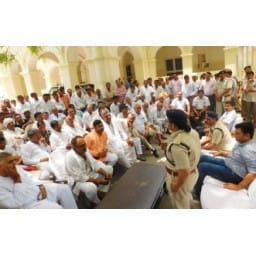 bhiwani news, road, jam, police, riots