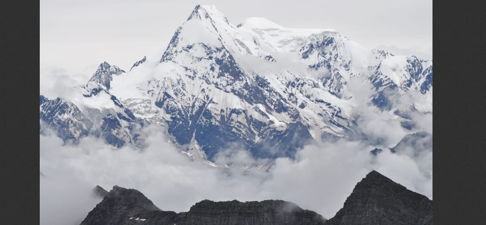 Delhi tourist group trapped in bada bhangal valley at kangra.