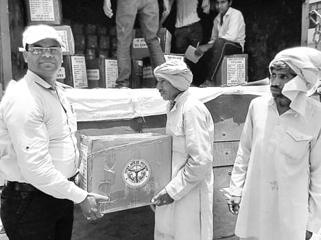 550 people were given relief packages socialist