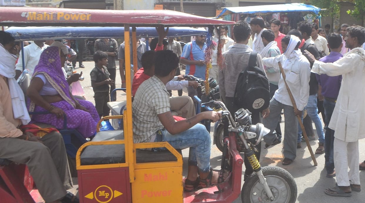 Nishktjnon commotion on the highway, jam