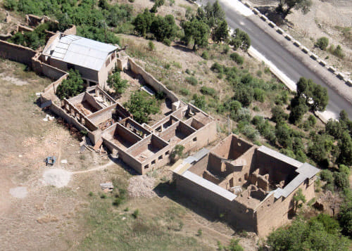 to catch terrorists Pakistan Army blow off roofs