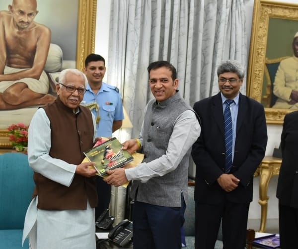 Governor ram naik says to make positive image of UP.