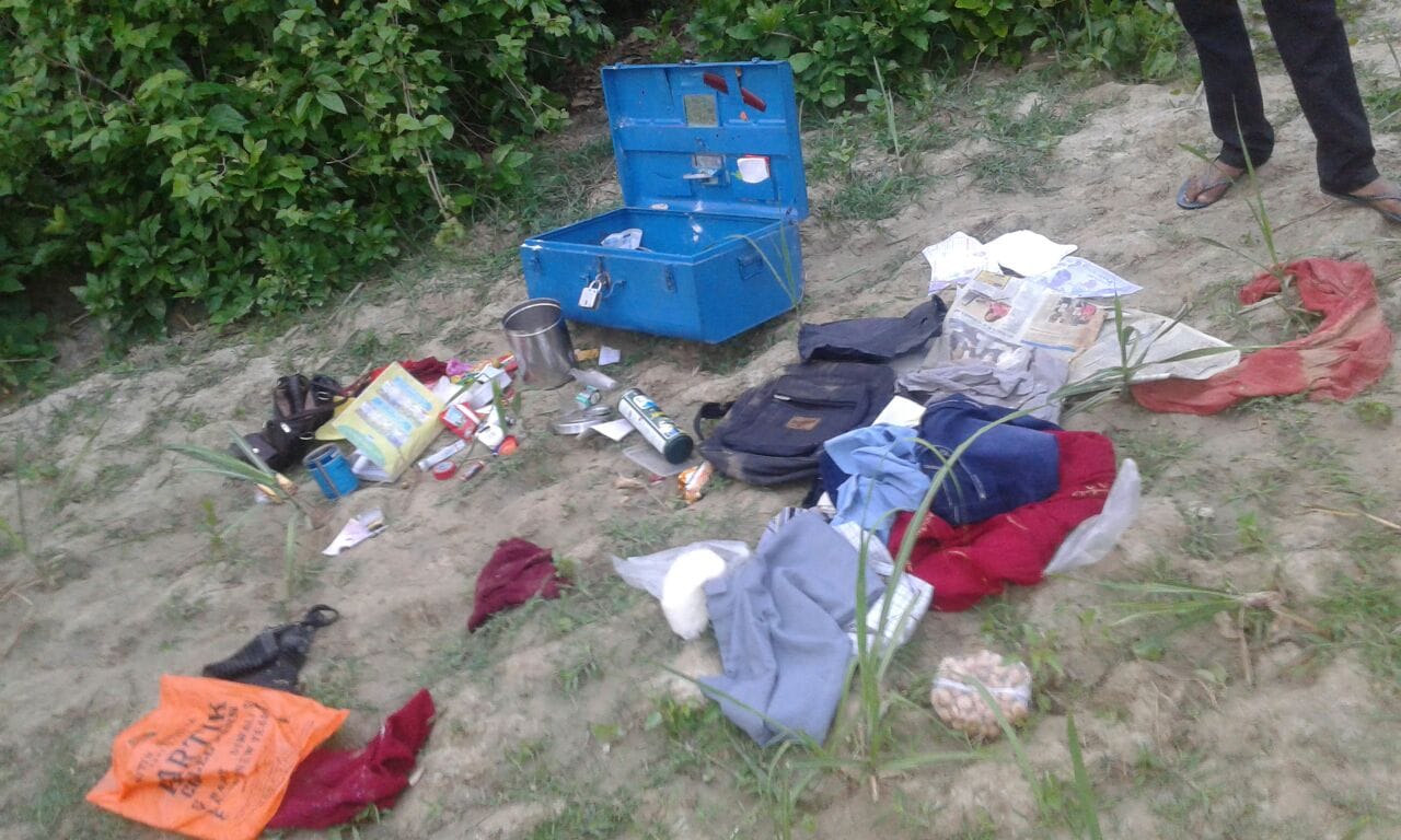 robbers attack in three houses  in gonda