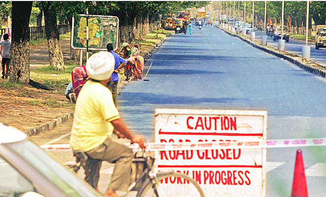 route diversion on janmarg in chandigarh due to re-carpeting work