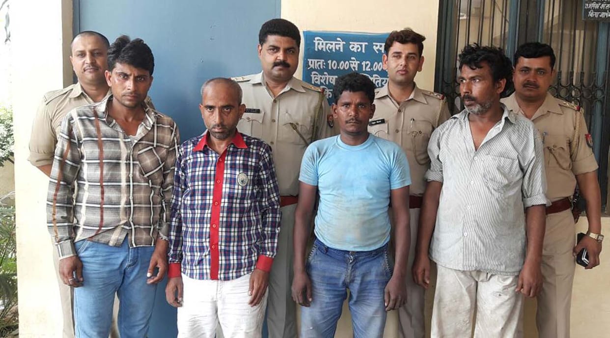 Animal smugglers attacked.