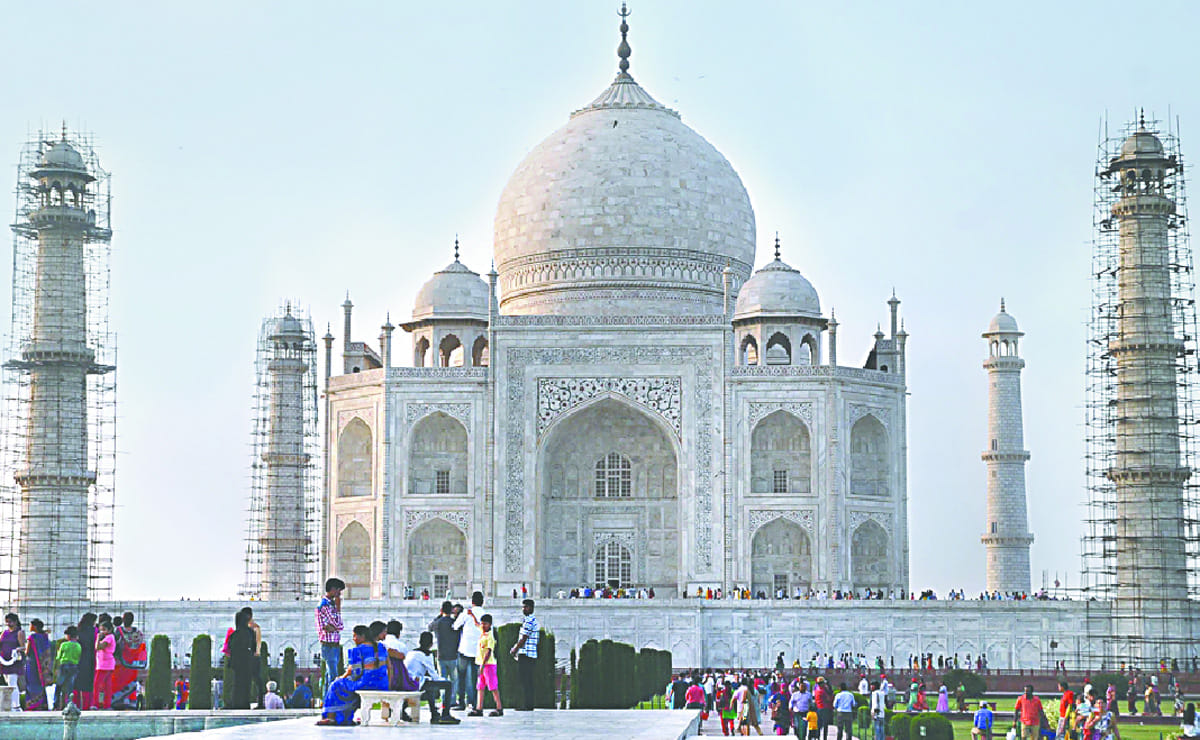 mudpack work at tajmahal has ended in agra