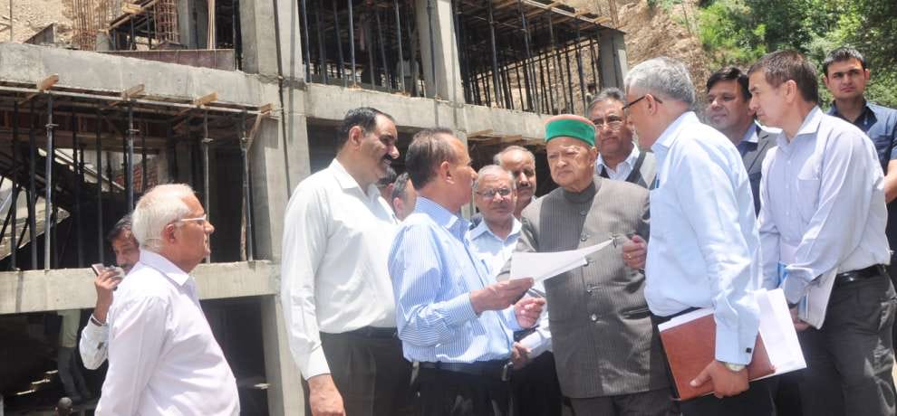 cm virbhadra singh surprise visit to igmc hospital