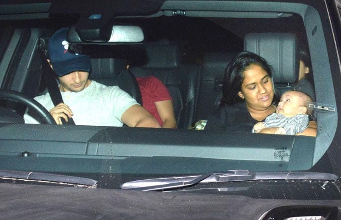Salman khan, Arpita Khan and Aayush Sharma with baby Ahil
