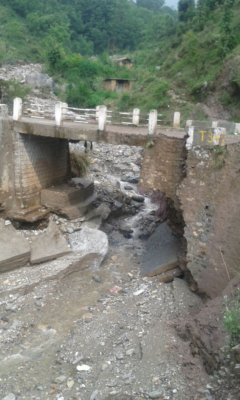 storm and heavy rain in Kedarghati