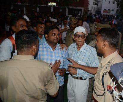 transport dept employees make ruckus.