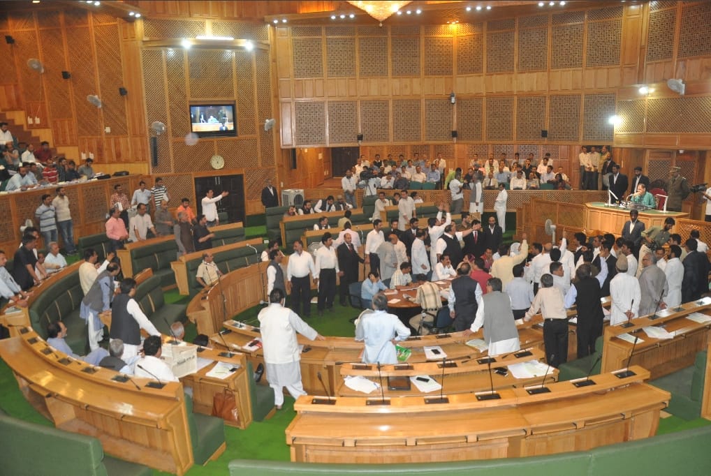 Uproar in assembly on sadhvi prachi statement