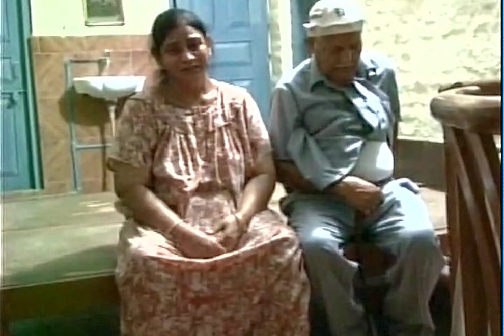 'Mujhe paise nhi chahiye,CM mera beta lakar de'