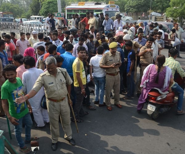 Protest on the death of mother and daughter in lucknow.