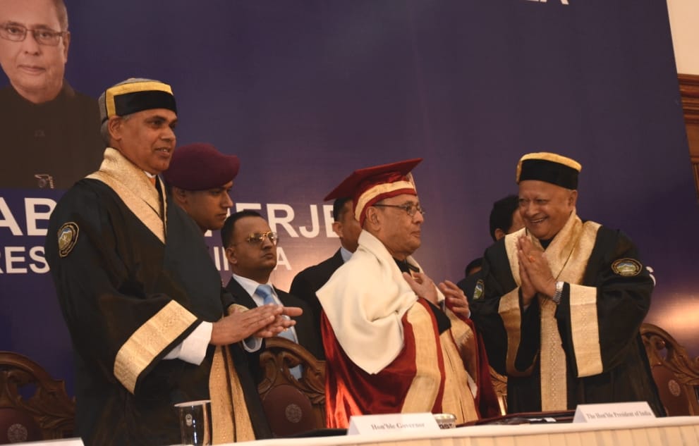President Pranab Mukherjee honoured MBBS toppers with gold madel at IGMC.