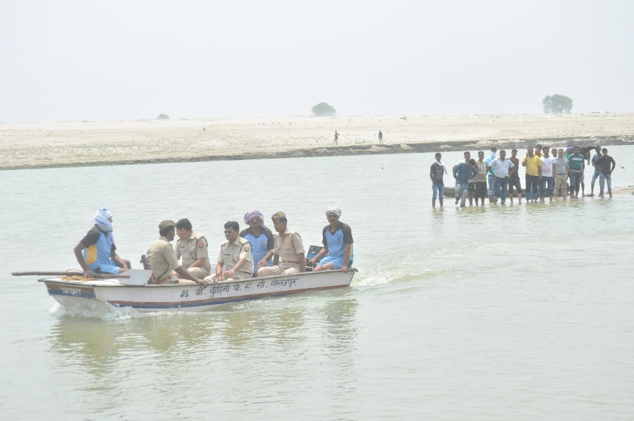 parshad protest to search the dead body