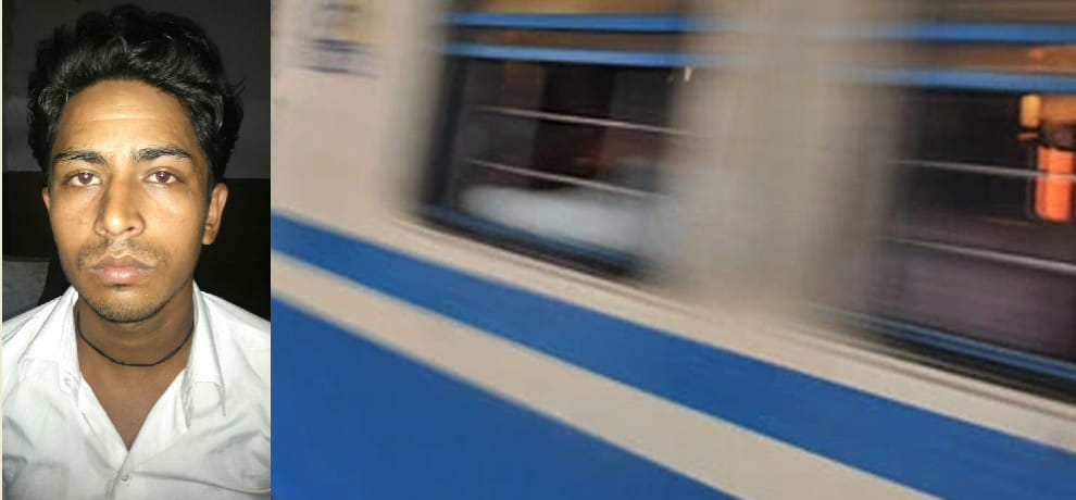 ticket collector raped girl in moving train in ghaziabad