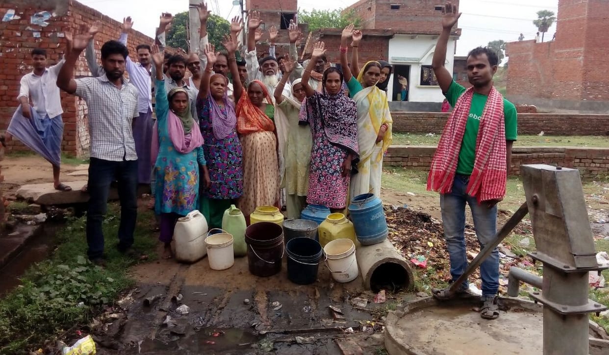 Line seems at hand pumps