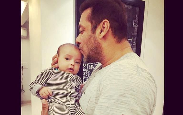 Salman khan, Arpita Khan and Aayush Sharma with baby Ahil