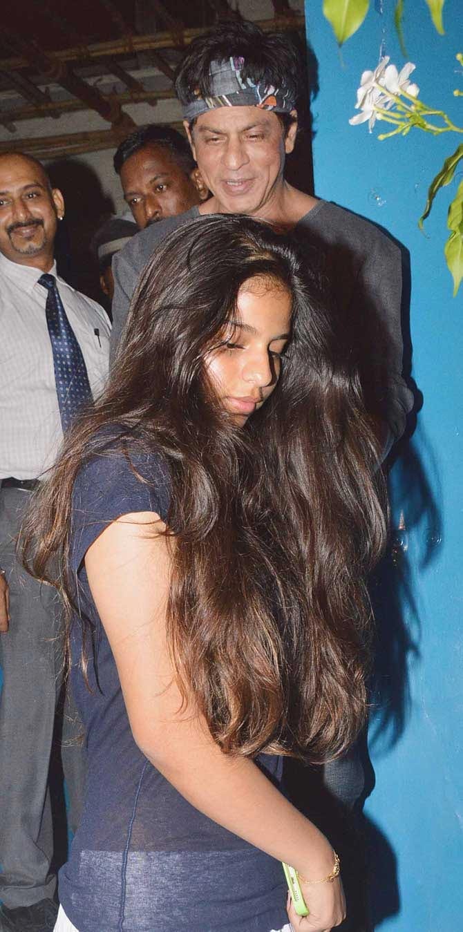 Shah Rukh Khan's dinner outing with daughter Suhana