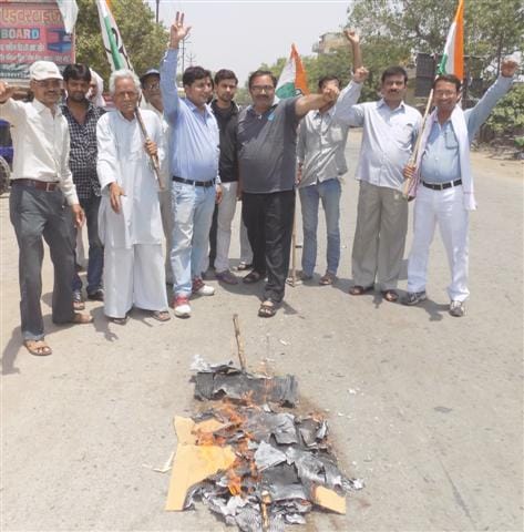 Mathura scandal burnt effigies , candle march