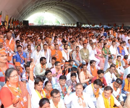 Amit Shah targets Mulayam for Mathura violence.