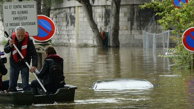 Worst flood in effects Paris