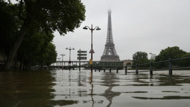 Worst flood in effects Paris