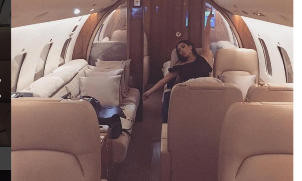 Kim kardashian flaunts her body again