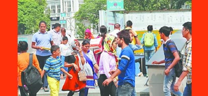Dwarka metro line track circuit fails, passengers in trouble