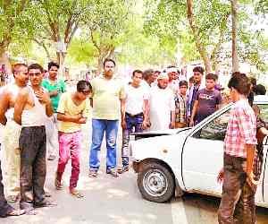 One killed in accident, four injured, including women