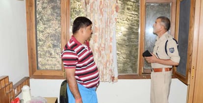 burglar sneaks through window in hotel room at shimla jewellery and one lakh rupee cash stolen
