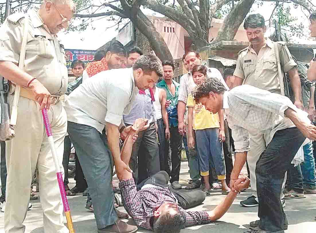 constabel beaten by young man