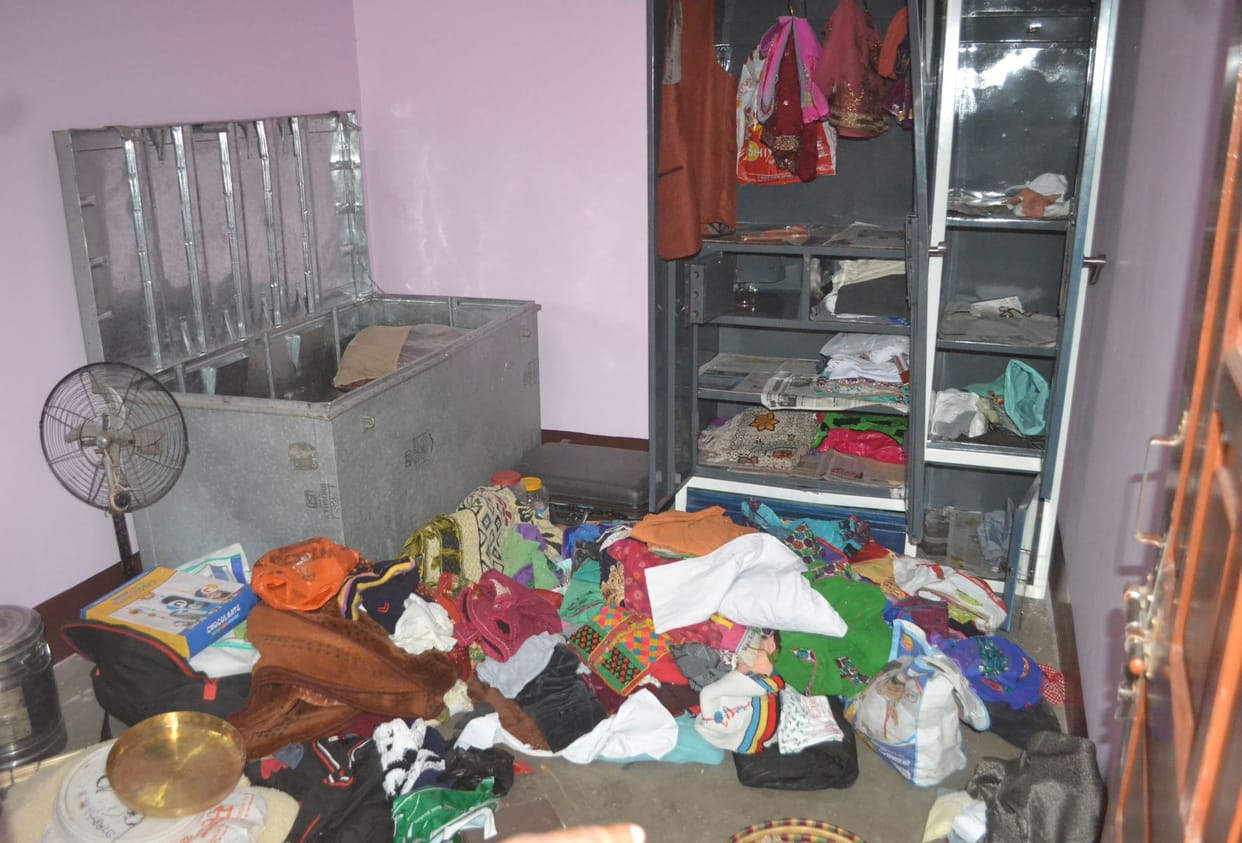 Three million of jewelery and cash stolen