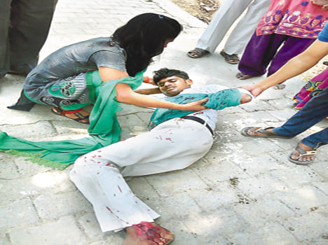 Tempo bike confronting reflex, 12 injured